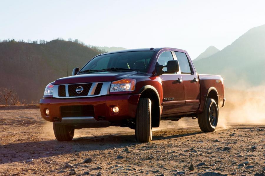  Nissan Titan Pickup 2013 года  (фото 37 из 43)